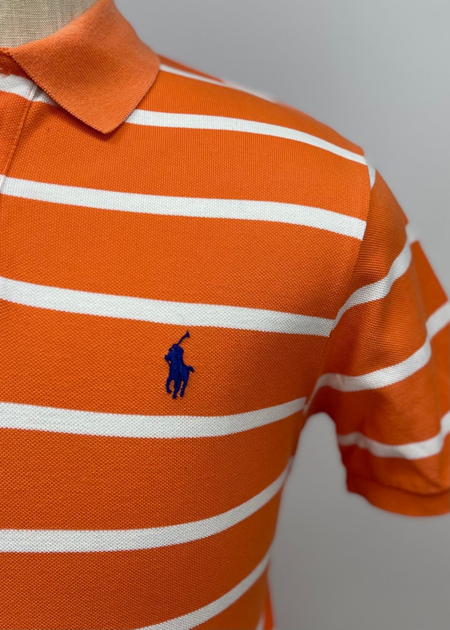 Camiseta Polo Ralph Lauren 🏇🏼 con patron de rayas en color naranja y blanco Talla M Entalle Custom Fit