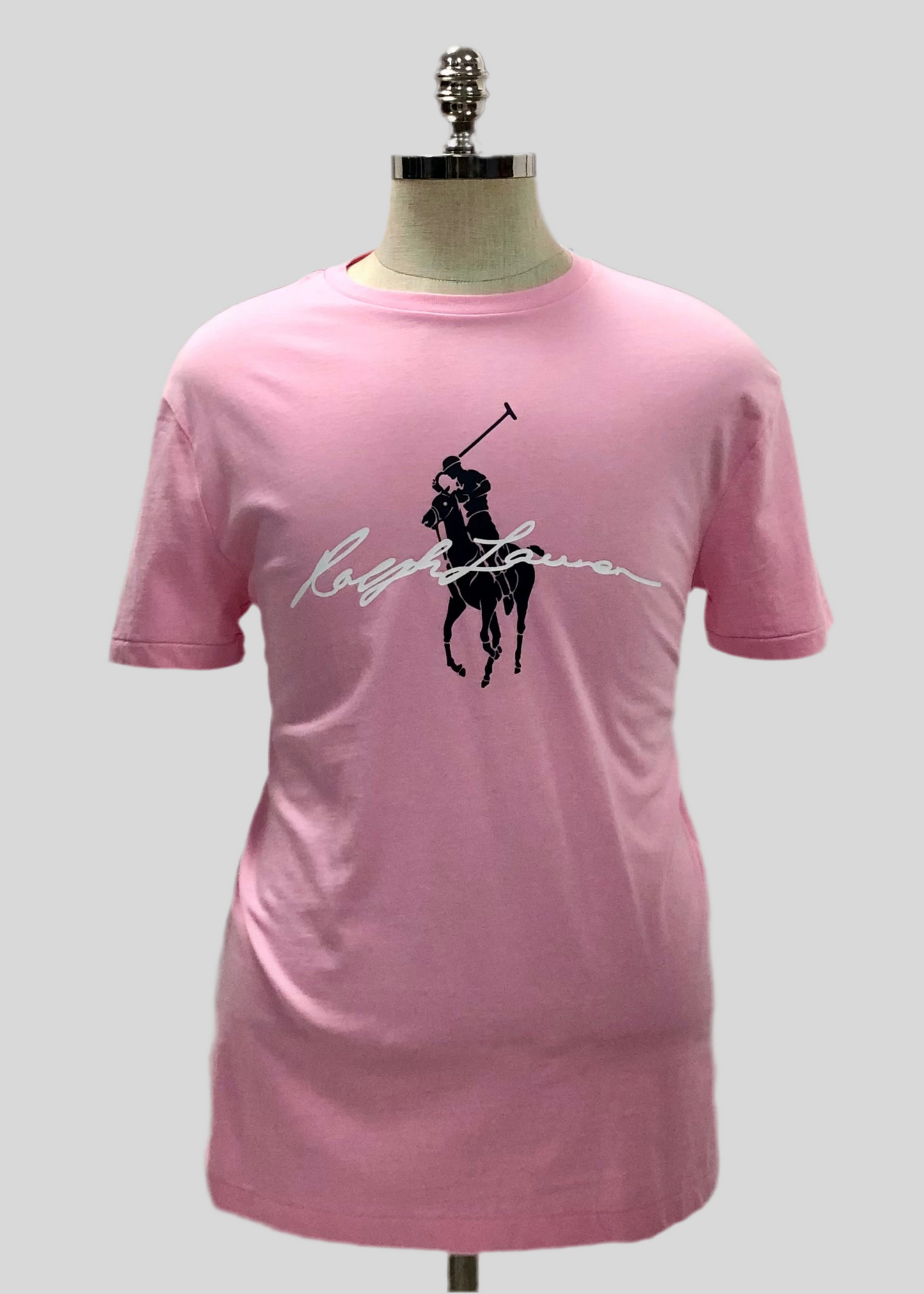 Camiseta cuello redondo Polo Ralph Lauren 🏇🏼 color rosado con diseño de logo en azul navy Talla S Entalle Clásico
