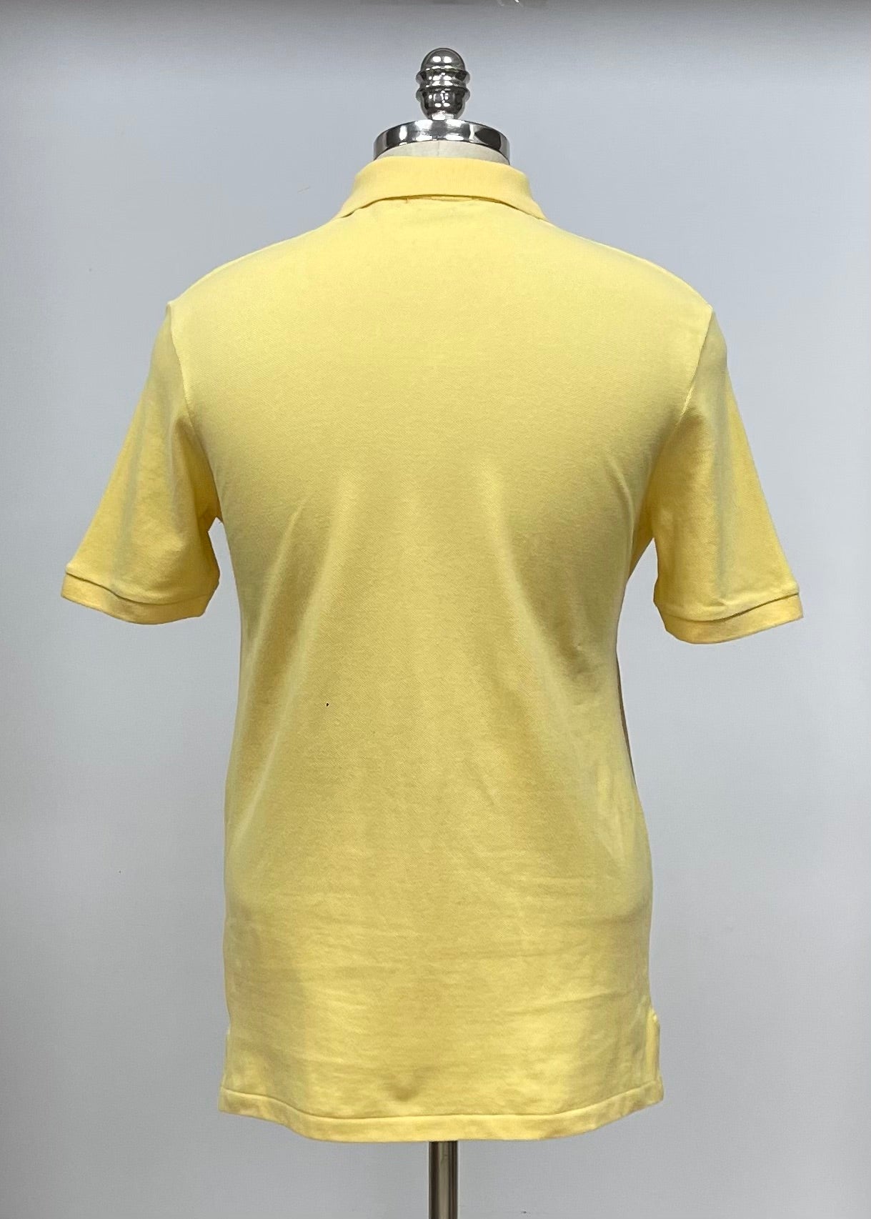 Camiseta Polo Ralph Lauren 🏇🏼 color amarillo claro y logo celeste Talla S Entalle Clásico