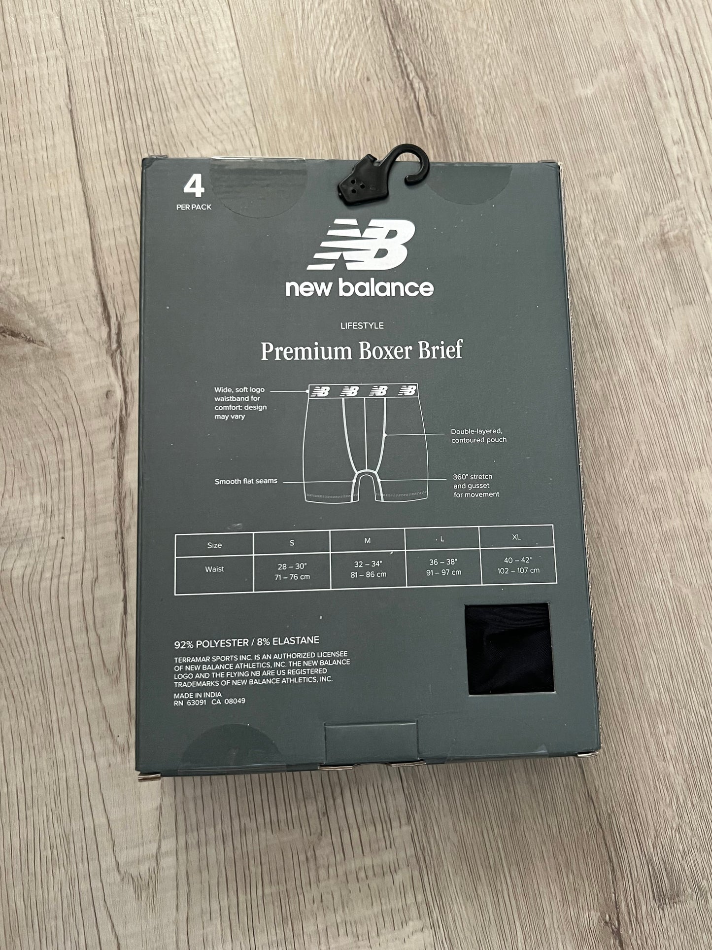 Combo de 4 Boxers Briefs New Balance Tela Performance color Negro y gris Talla L