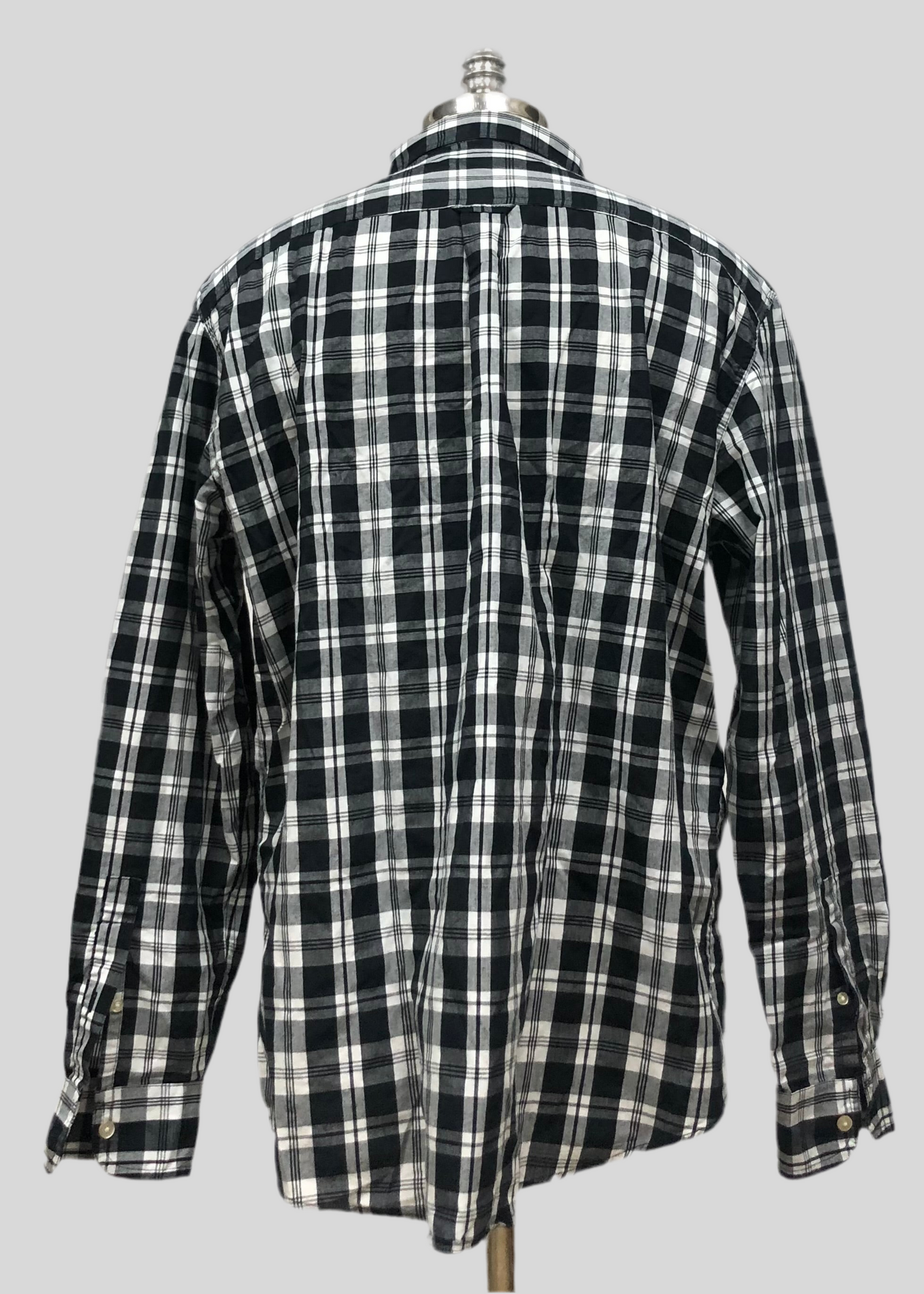 Camisa de botones Chaps con patron de cuadros en negro y blanco Talla XL Entalle Regular