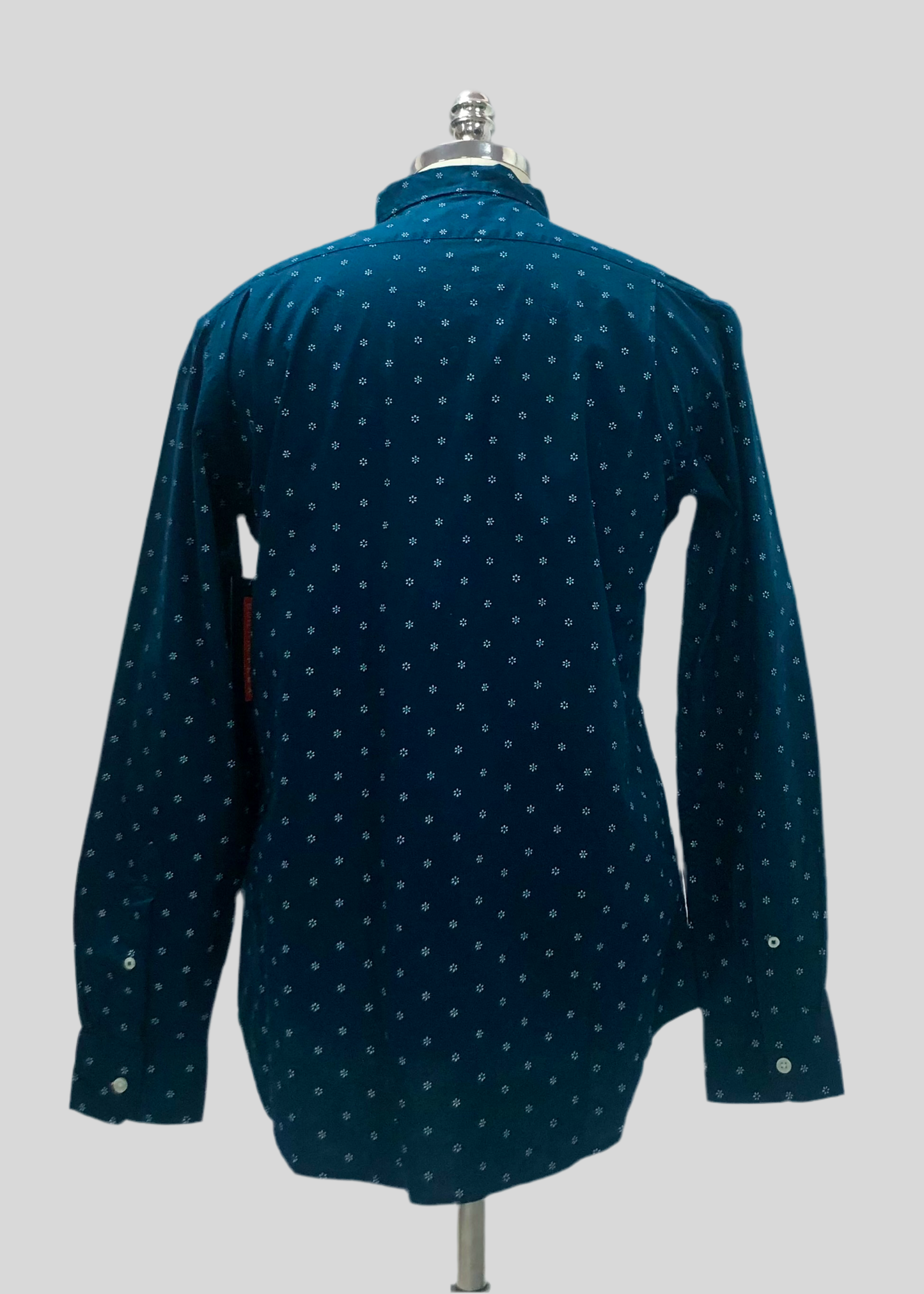 Camisa de botones Old Navy color azul navy con diseño de flor Talla M Entalle Regular