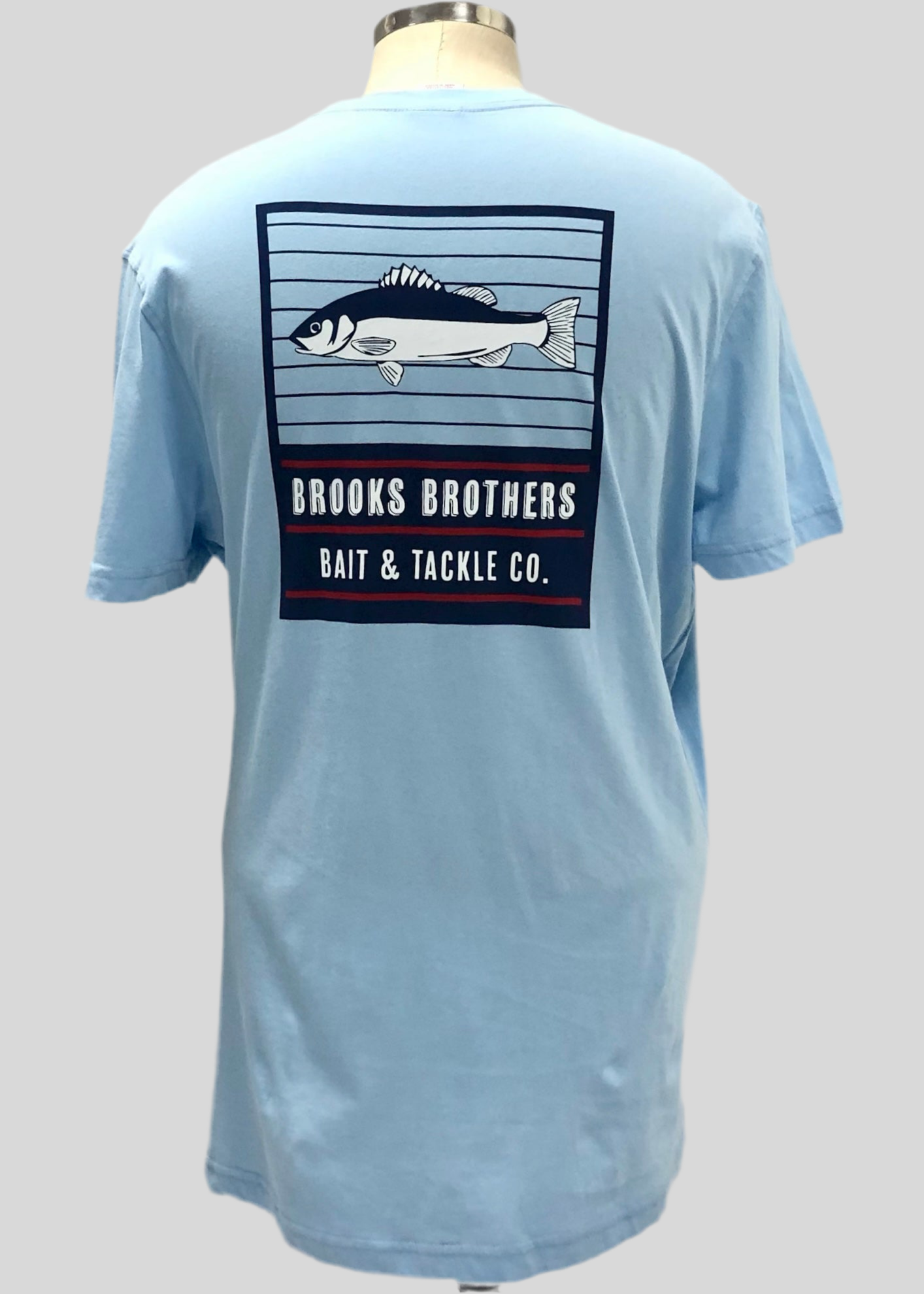 Camiseta cuello redondo Brooks Brothers 🐑 color celeste y logo de pez en azul navy Talla L