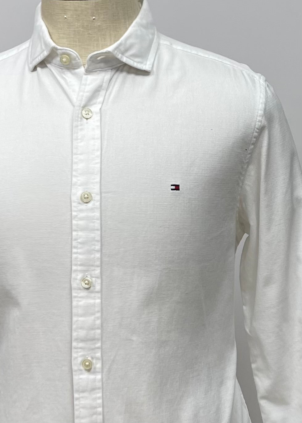 Camisa de botones Tommy Hilfiger 🇺🇸 color blanco Talla M Entalle Regular