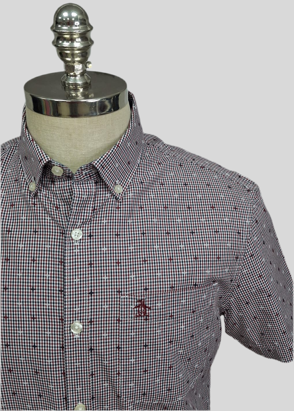 Camisa Original Penguin 🐧 de cuadros en color rojo, negro y blanco Talla M Entalle Regular
