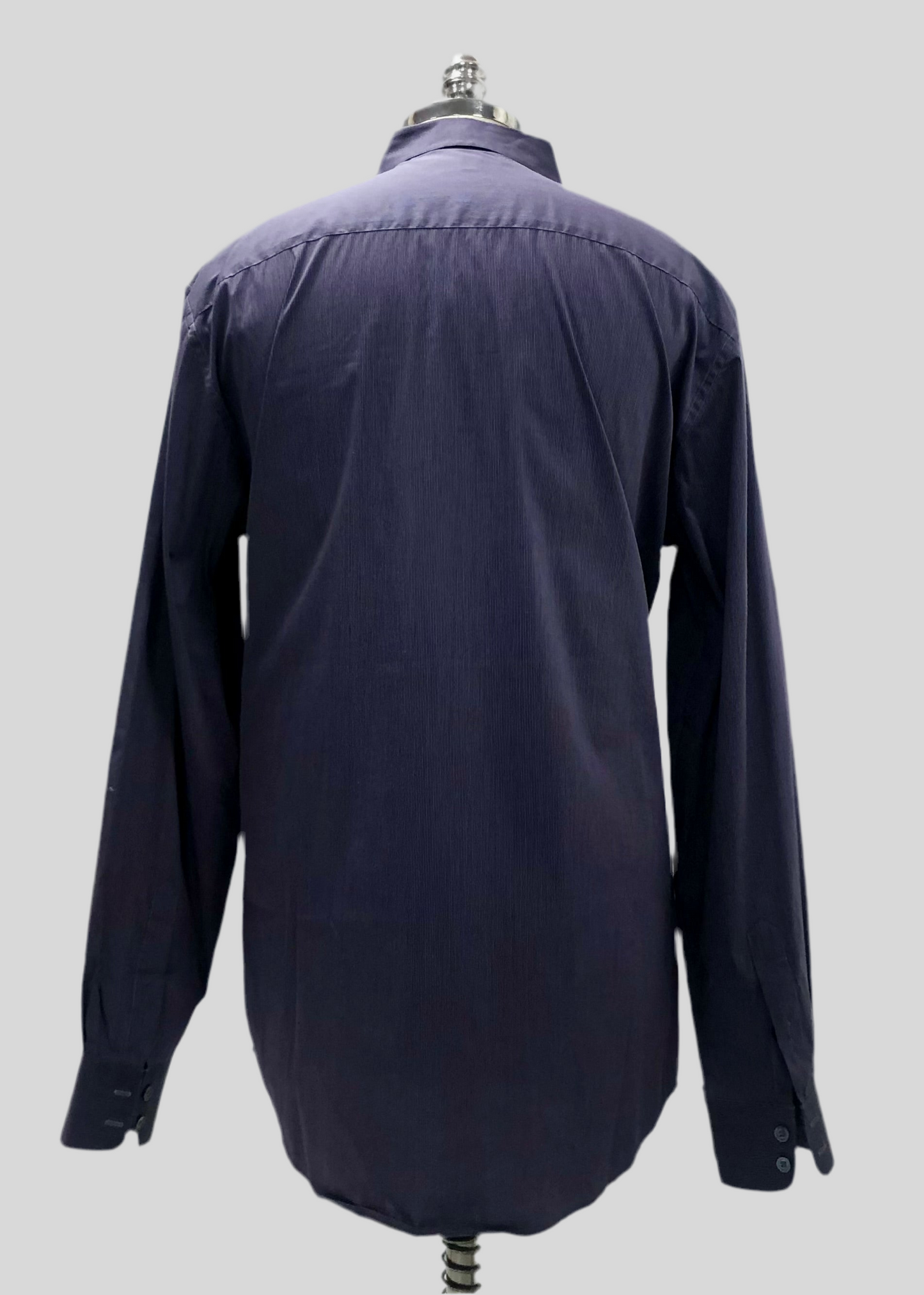 Camisa de botones John Varvatos 🇺🇸 con finas rayas en color morado y blanco Talla L Regular