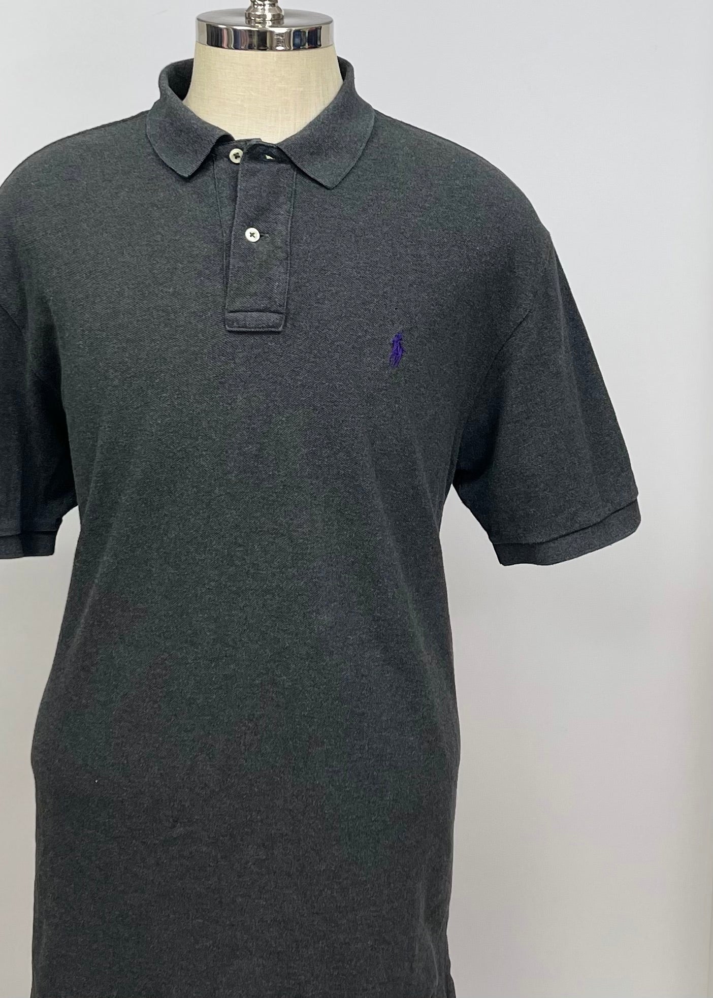 Camiseta Polo Ralph Lauren 🏇🏼 color gris oscuro Talla XL Entalle Regular