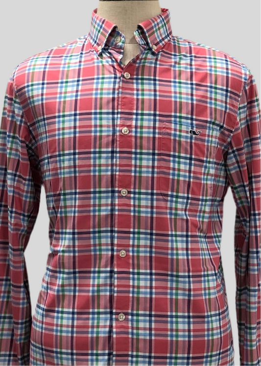 Camisa de botones Vineyard Vines 🐳 Performance con patrón de cuadros en color rojo, azul, verde y blanco Talla M Entalle Clásico