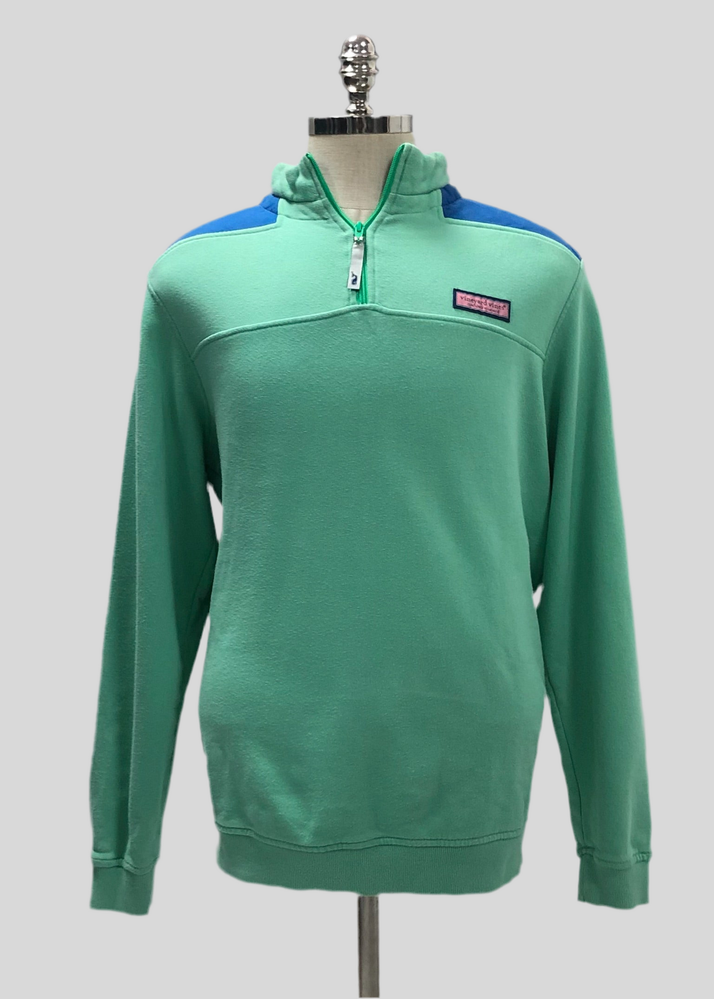 Sueter Pullover Vineyard Vines 🐳 color celeste con logo rosado Tela algodón Talla M (ver descripción)