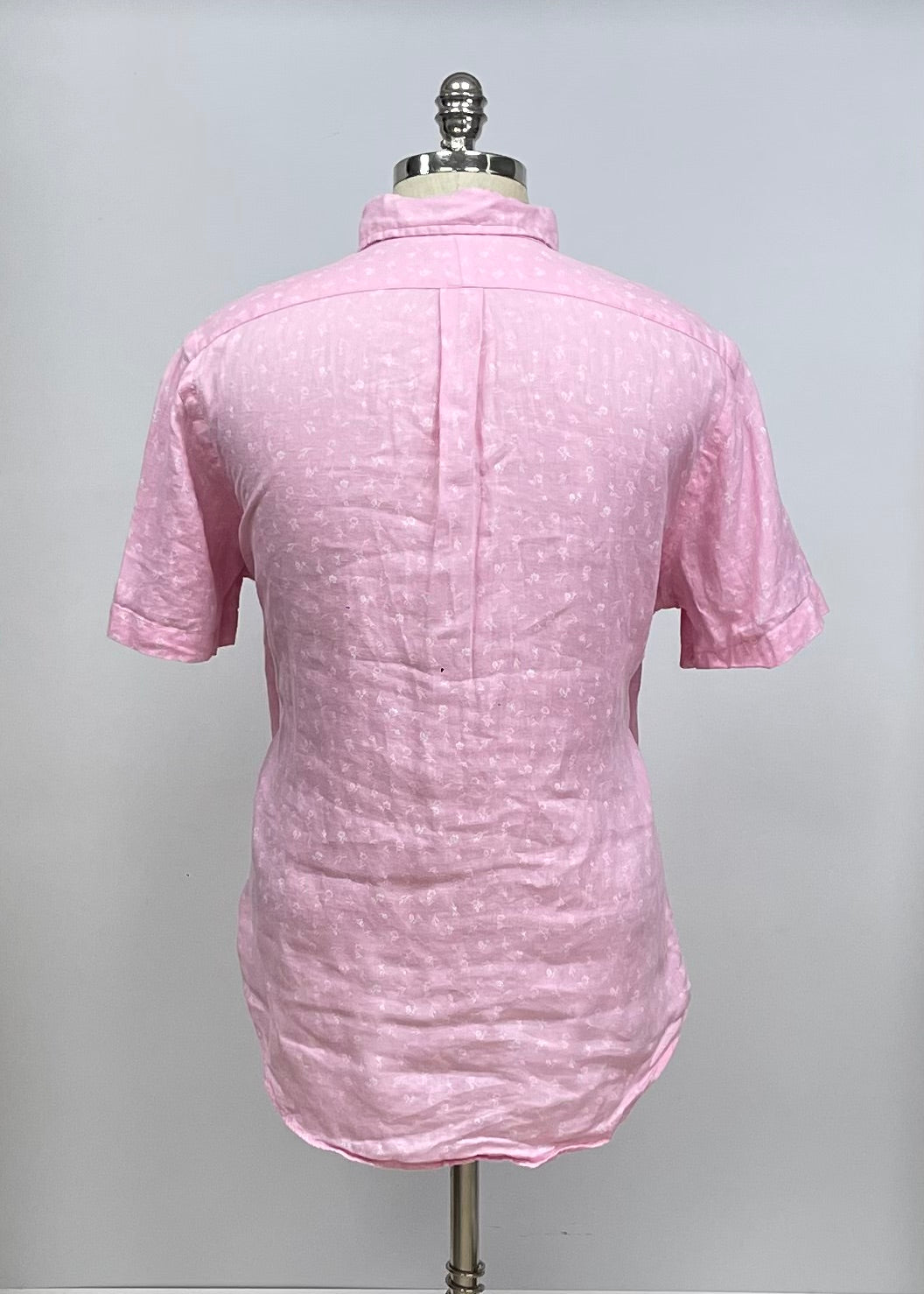 Camisa Polo Ralph Lauren 🏇🏼 de Lino en color rosado claro con patron de rosas en color blanco Talla L Entalle Regular