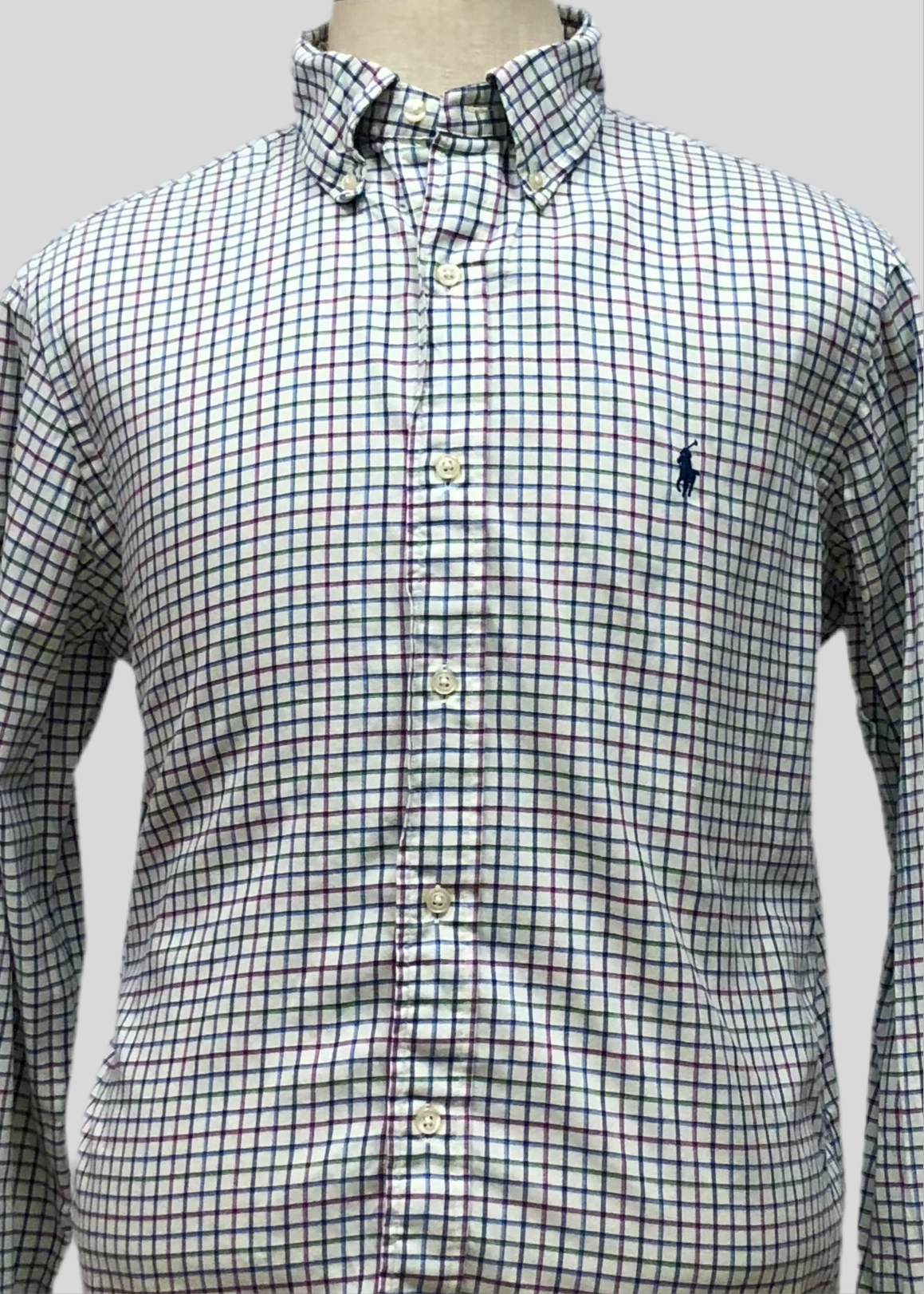 Camisa Polo Ralph Lauren 🏇🏼 Color blanco de cuadros en color verde, rojo y azul Talla L Entalle Clásico
