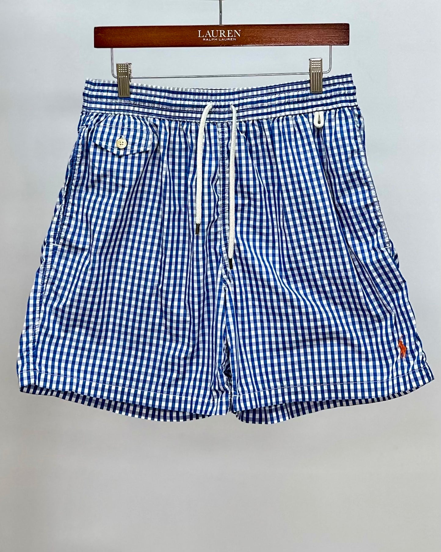 Short de baño Polo Ralph Lauren 🏇🏼 con patron de cuadros gingham en color azul  y blanco con logo bordado en color naranja talla L