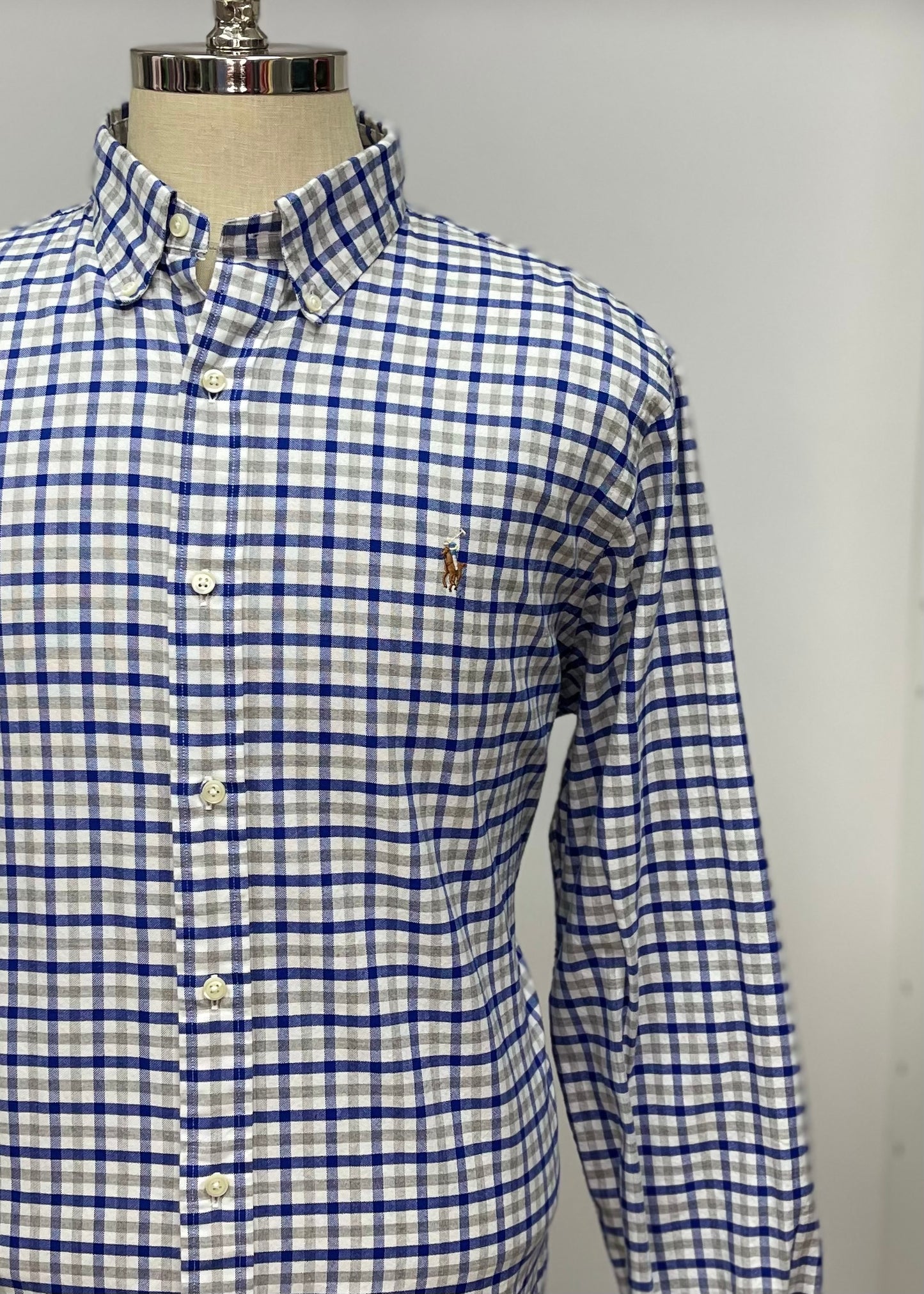 Camisa Polo Ralph Lauren 🏇🏼 Oxford color blanco con patron de cuadros en gris y azul Talla XL Entalle Clásico