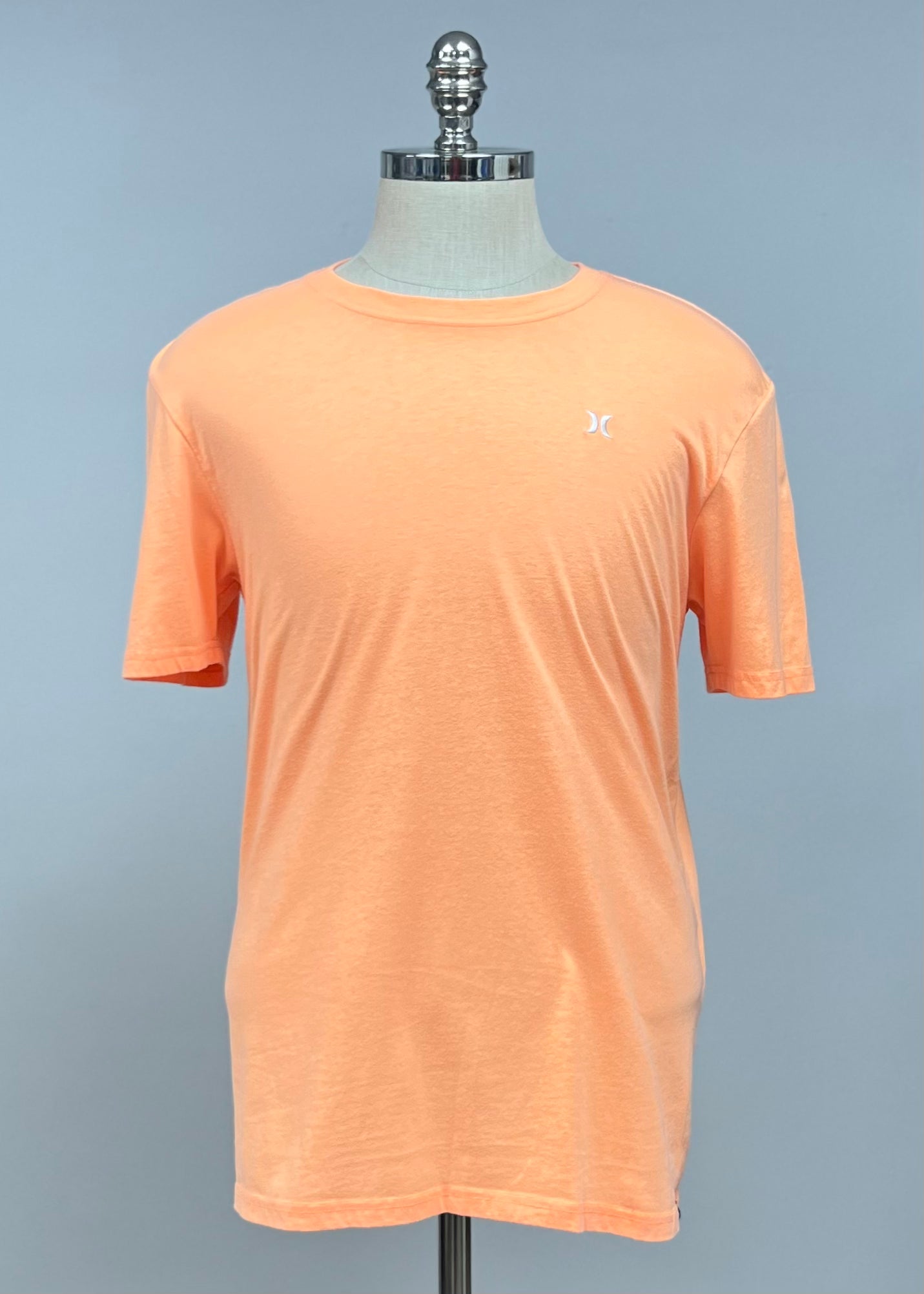 Camiseta cuello redondo Hurley 🏄🏽‍♂️ color naranja neón y logo en color blanco manga corta Talla L