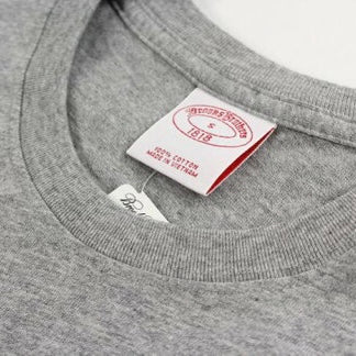 Camiseta cuello redondo Brooks Brothers 🐑 color gris claro y logo dorado Talla XL