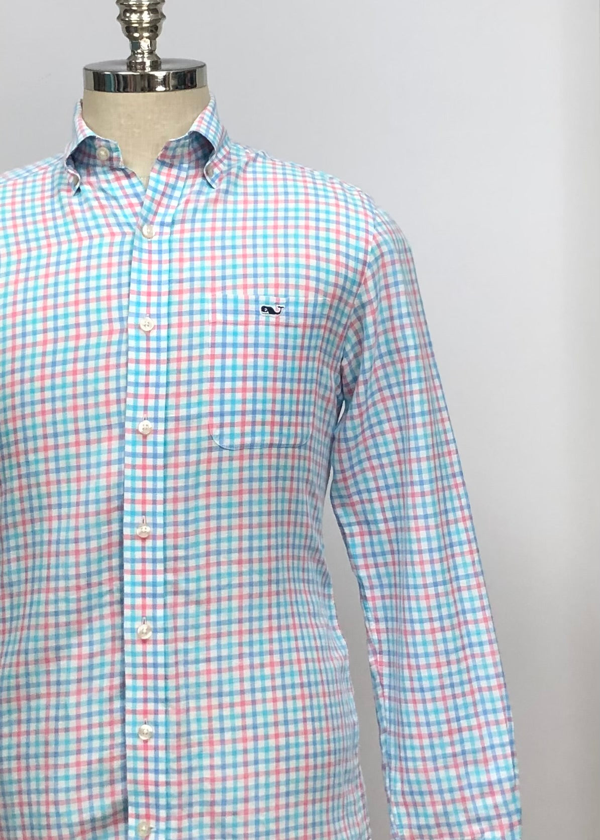 Camisa de botones Vineyard Vines 🐳 De Lino color Blanco con patrón de cuadros en azul y rosado Talla S Entalle Slim Fit