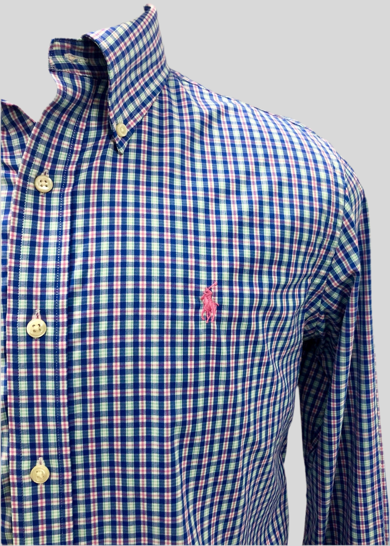 Camisa Polo Ralph Lauren 🏇🏼 color blanco con patron de cuadros rosado, verde y celeste Talla M Entalle Regular