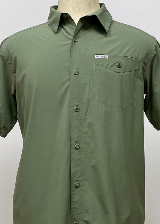 Camisa de botones Columbia 🔹color verde olivo  Manga corta Talla M