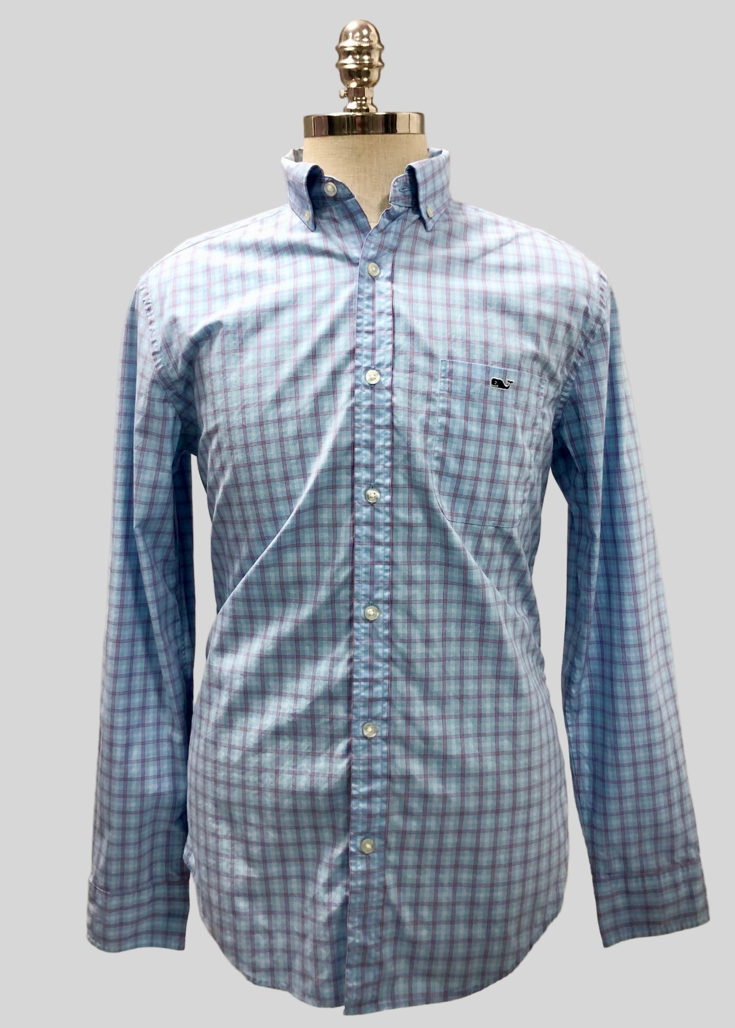 Camisa de botones Vineyard Vines 🐳 color celeste de cuadros en rojo, azul y blanco Talla M Entalle Clásico