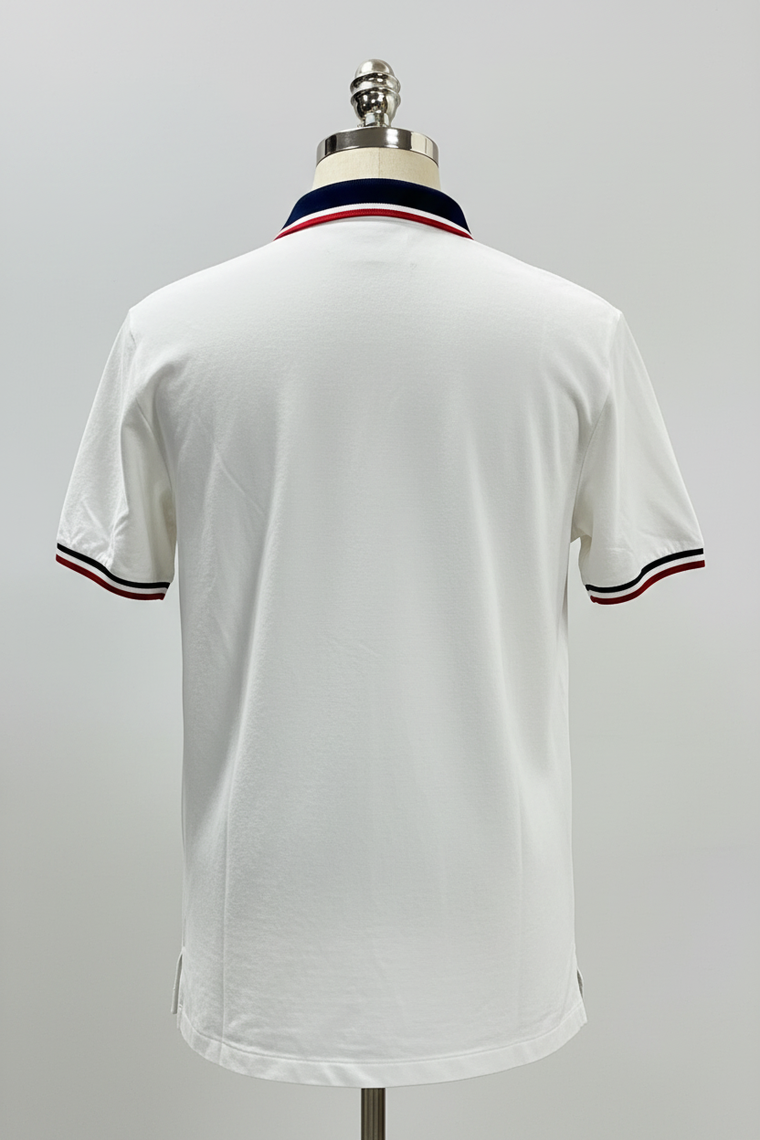 Camiseta Polo Ralph Lauren 🏇🏼 color blanco con diseño en azul y rojo Talla L Entalle Clásico