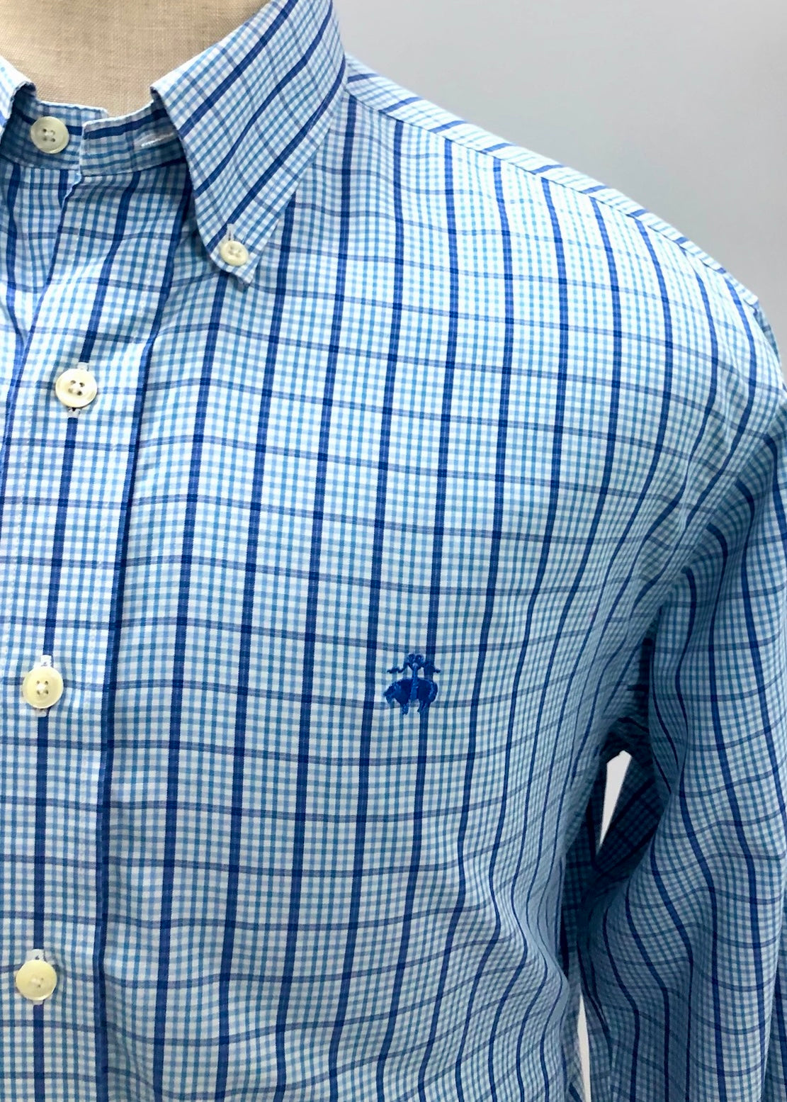 Camisa de botones Brooks Brothers 🐑 color blanco con cuadros en celeste y azul Talla M Entalle Clásico