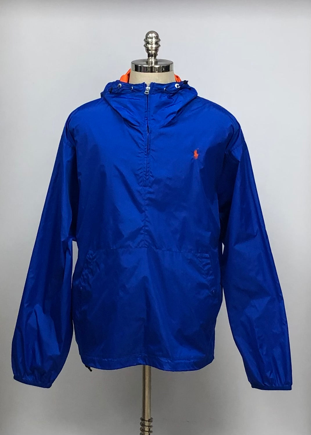 Jacket con capucha Polo Ralph Lauren 🏇🏼 Impermeable color azul intenso y con zíper de 1/4 con logo en color naranja Talla XL