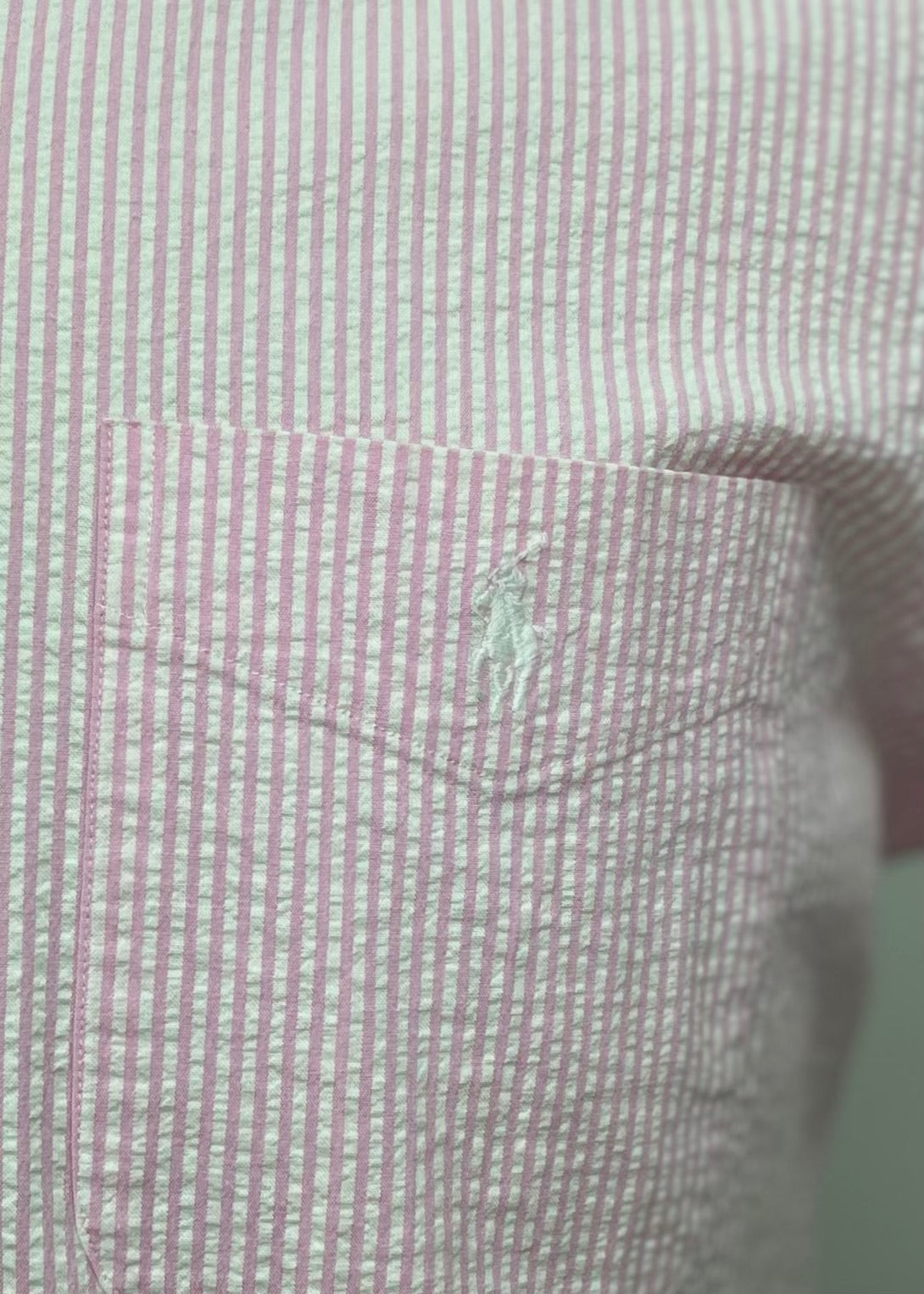 Camisa Polo Ralph Lauren 🏇🏼  Color blanco con patrón de rayas en rosado Seersucker Talla M Entalle Clásico