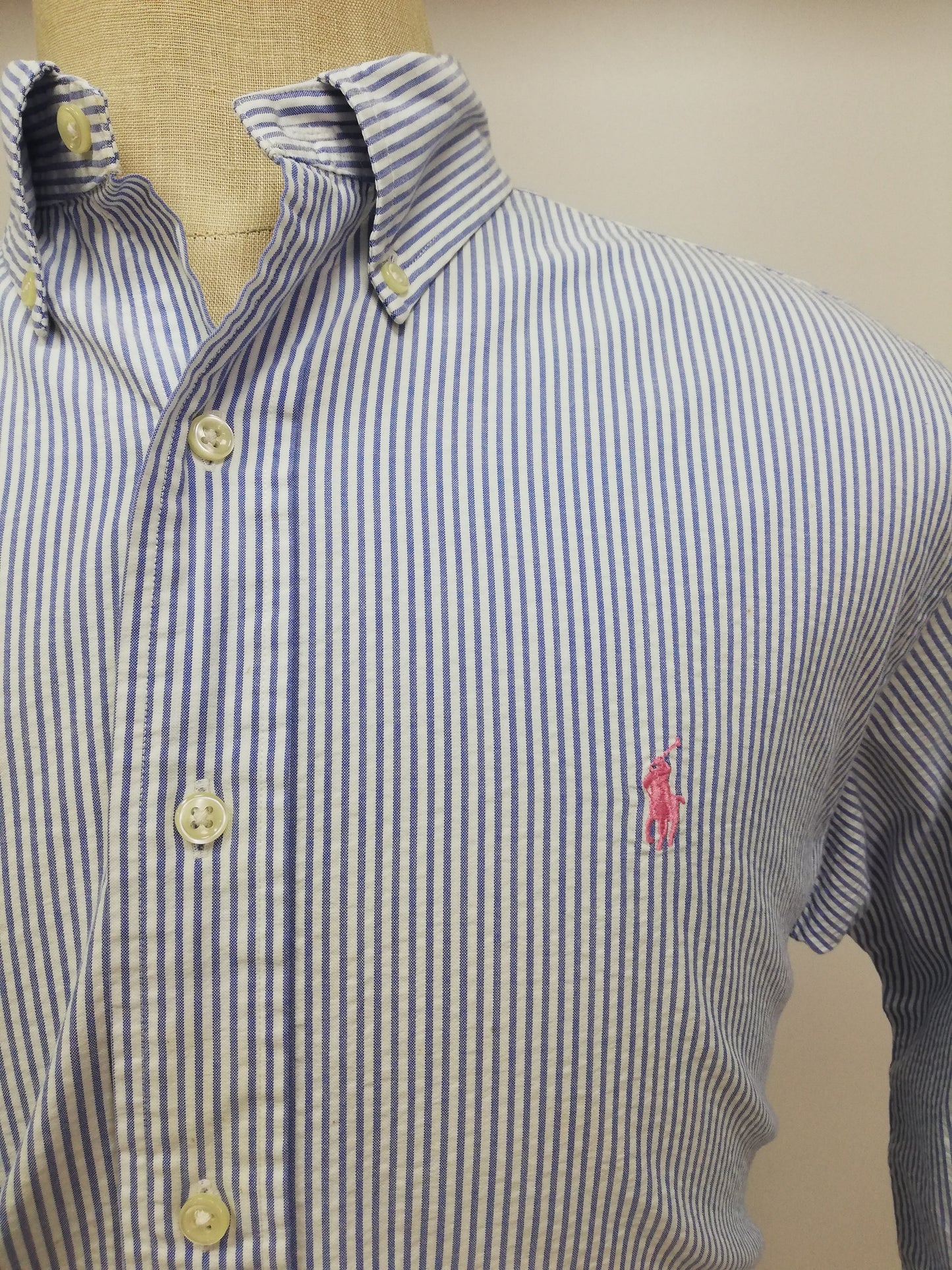 Camisa Polo Ralph Lauren 🏇🏼  Color blanco con patrón de rayas en celeste Seersucker Talla L Entalle Clásico (ver descripción)