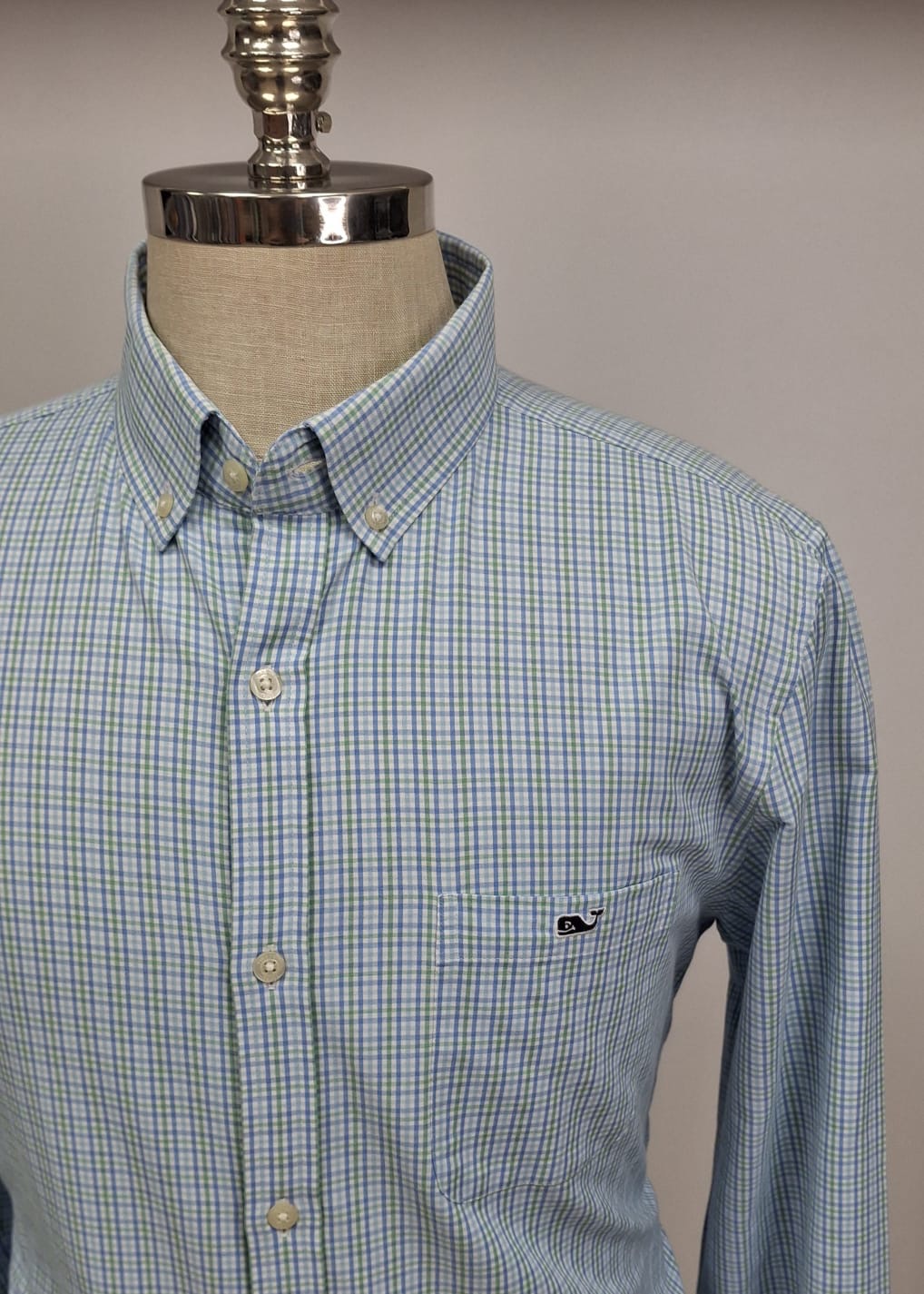 Camisa de botones Vineyard Vines 🐳 color blanco de cuadros en color verde, azul y celeste Talla L Entalle Regular