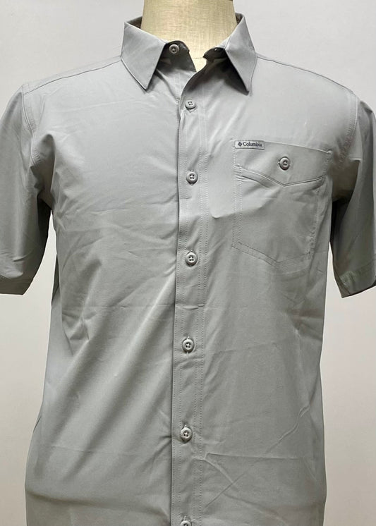 Camisa Columbia 🔹color gris claro Manga corta Talla S