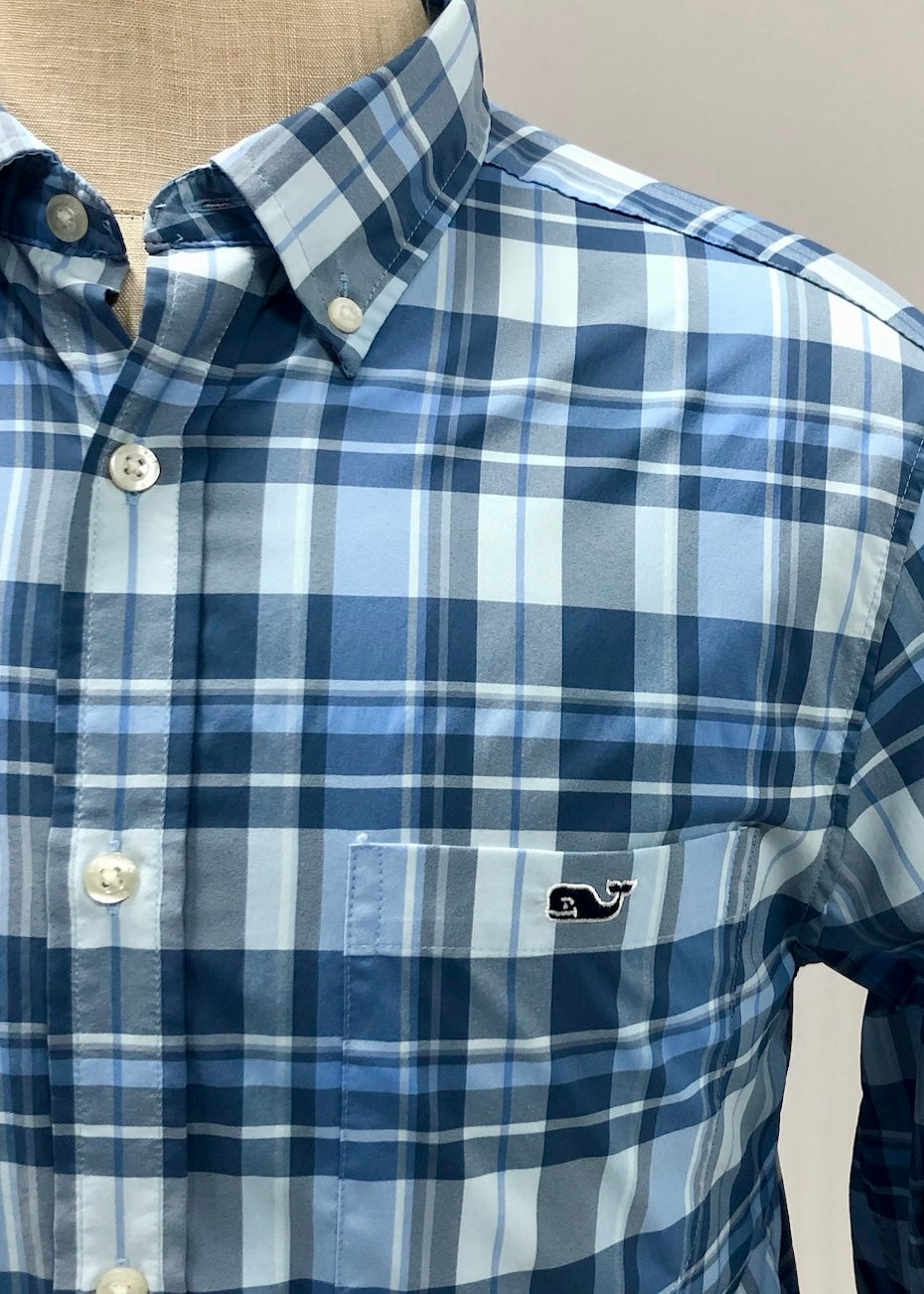 Camisa de botones Vineyard Vines 🐳 Performance de cuadros tartán en color azul, celeste y blanco Talla M Entalle Regular