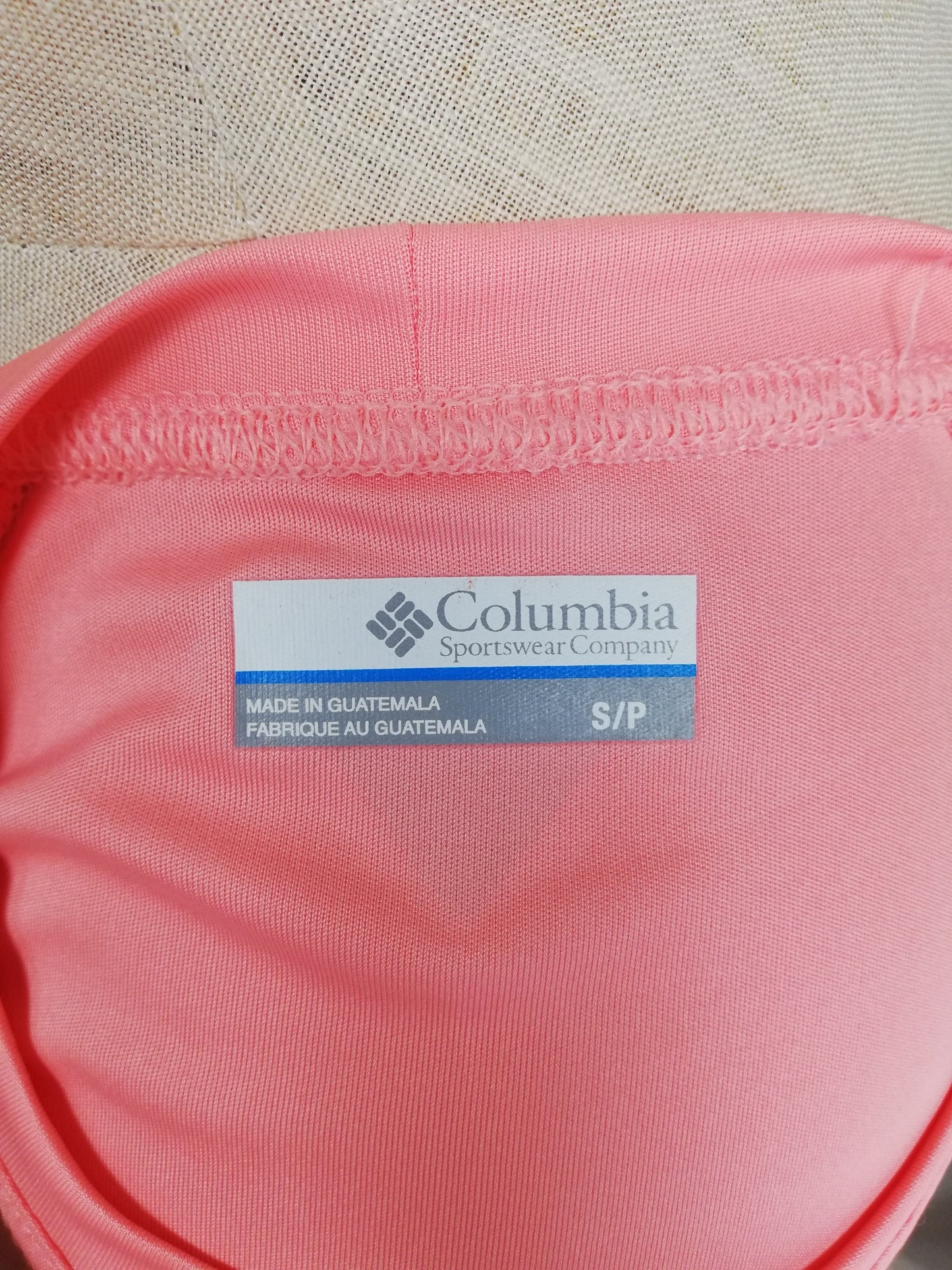 Camiseta cuello redondo Columbia 🔷 color rosado claro manga larga Talla S