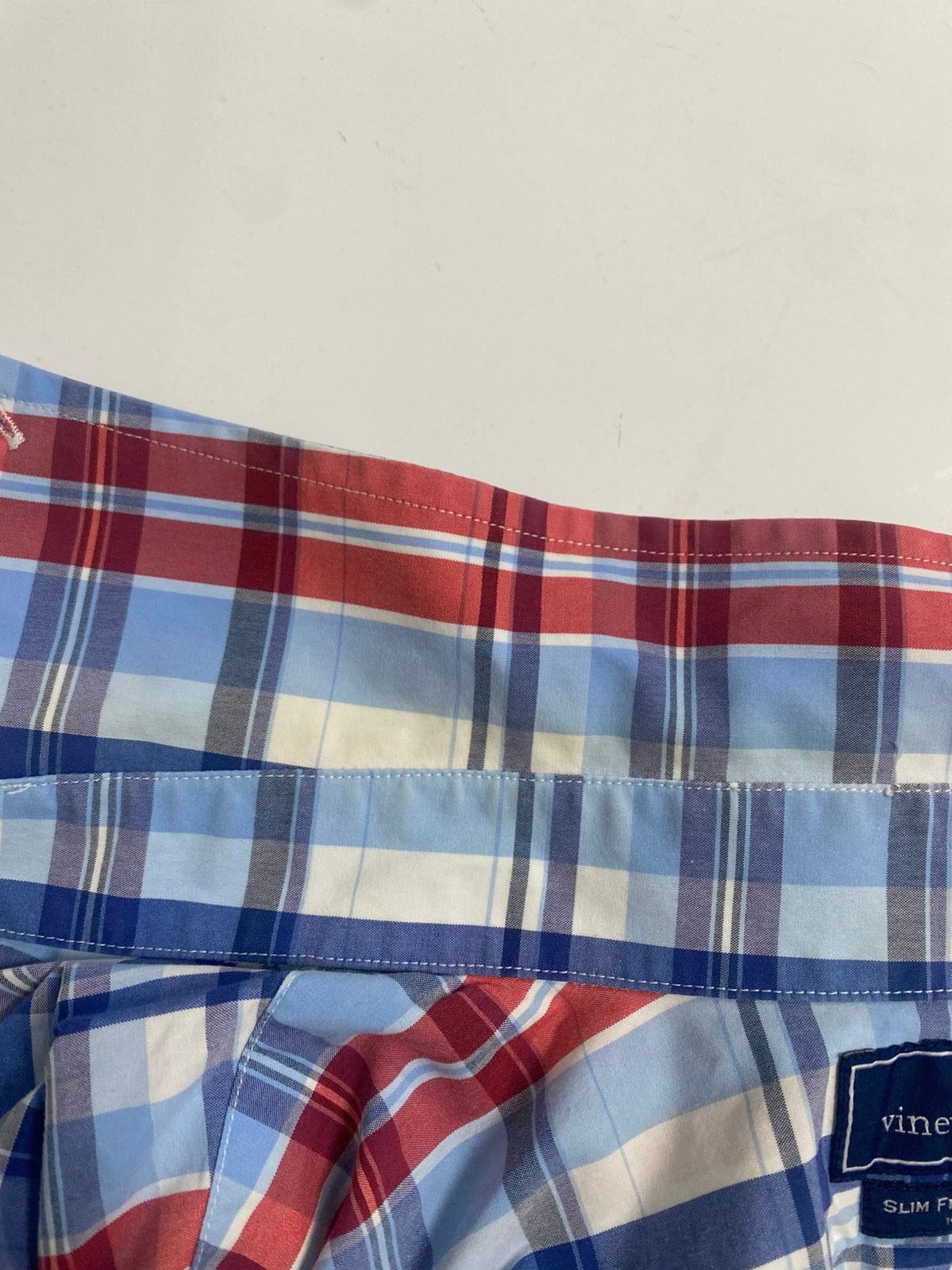 Camisa de botones Vineyard Vines 🐳 de cuadros en color rojo, azul y blanco Talla S Entalle Slim Fit (ver descripción)
