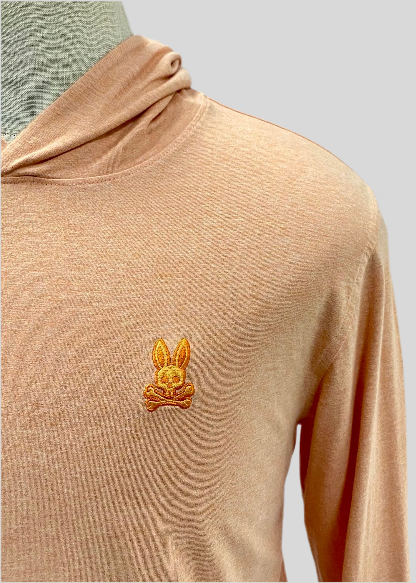 Sueter Jersey con capucha Psycho Bunny 🐰 color naranja claro Talla L Entalle Regular
