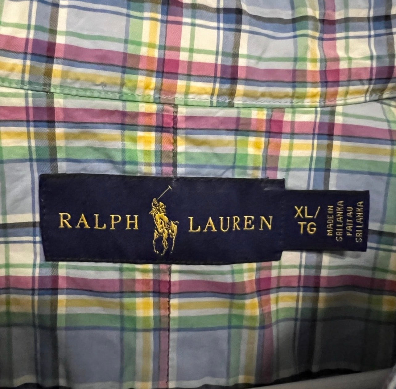 Camisa Polo Ralph Lauren 🏇🏼 color Celeste con patron de cuadros en rosado y verde Talla XL Entalle Regular
