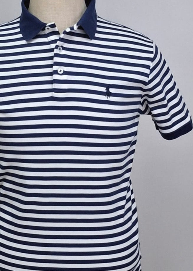 Camiseta Polo Ralph Lauren 🏇🏼 Color blanco con patrón de rayas color Azul navy Talla S Entalle Clásico