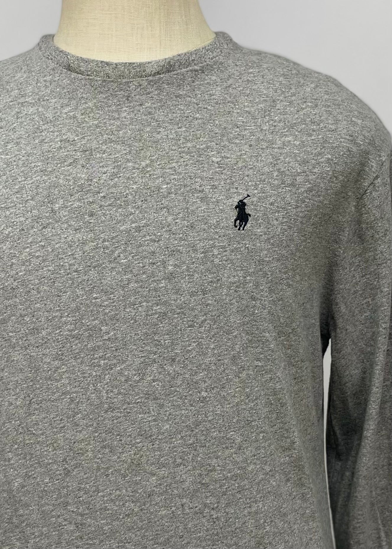 Camiseta cuello redondo Polo Ralph Lauren 🏇🏼 color gris claro manga larga Talla M Entalle Clásico