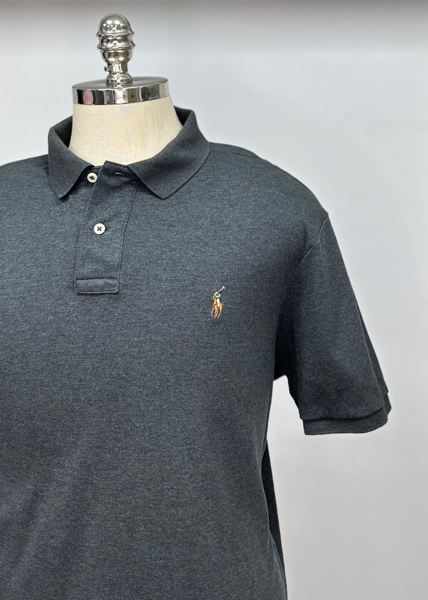 Camiseta Polo Ralph Lauren 🏇🏼color gris oscuro Talla XL Entalle Regular