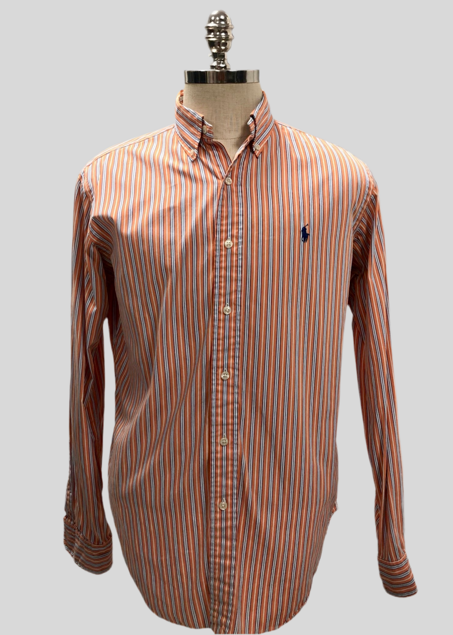 Camisa de botones Polo Ralph Lauren 🏇🏼 color naranja claro con rayas en color azul y blanco Talla M Entalle Clásico