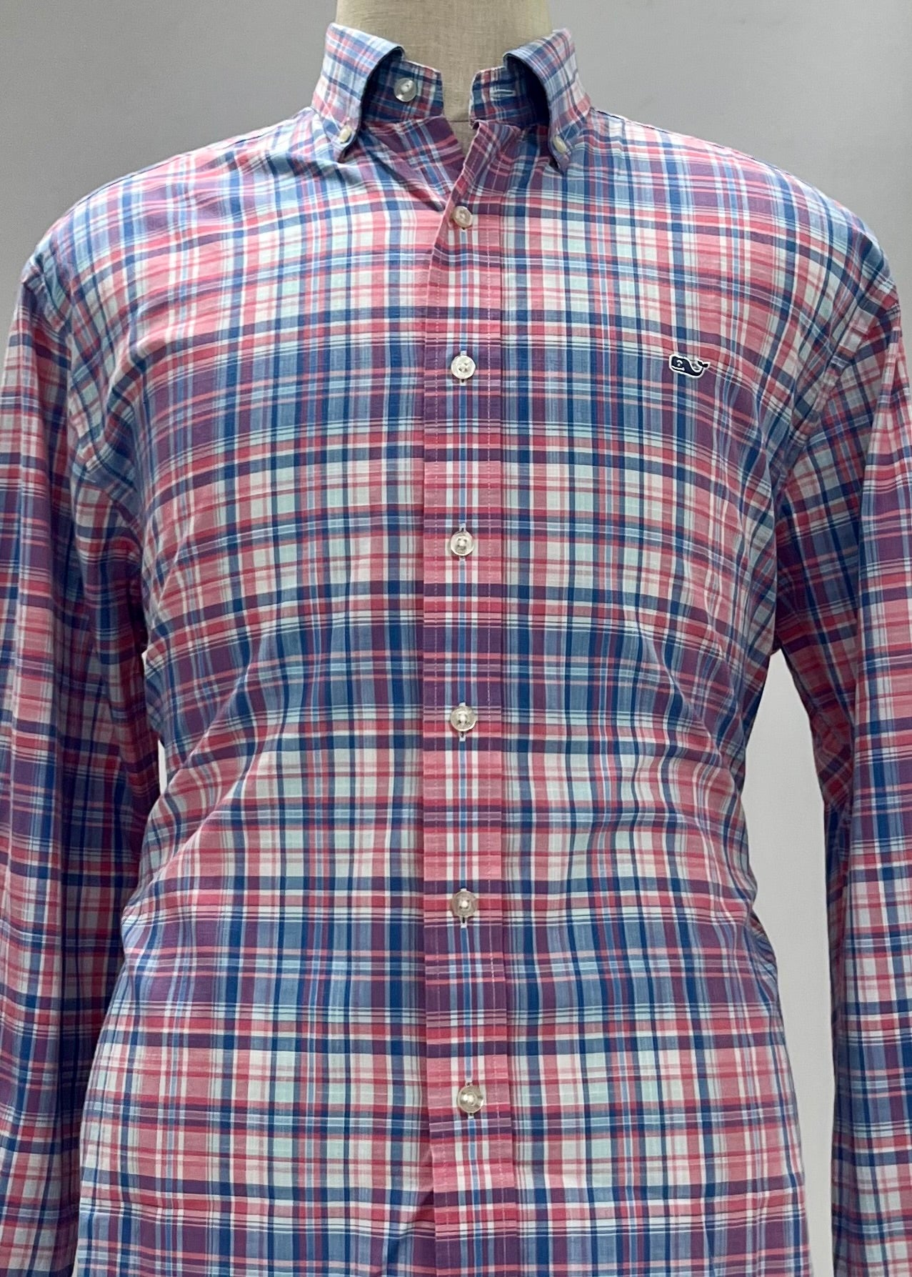 Camisa de botones Vineyard Vines 🐳 color blanco con patrón de cuadros en color rosado, azul y celeste Talla L Entalle Regular
