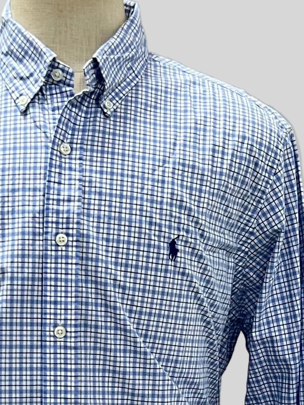 Camisa Polo Ralph Lauren 🏇🏼 color blanco con patron de cuadros en celeste y azul navy Talla XL Entalle Regular