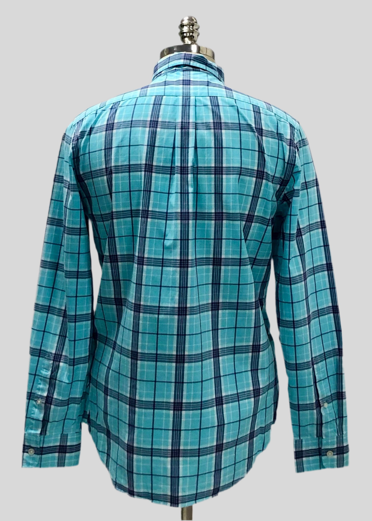 Camisa Vineyard Vines 🐳 con patron de cuadros en color celeste, azul navy y blanco Talla M Entalle Clásico (ver descripción)