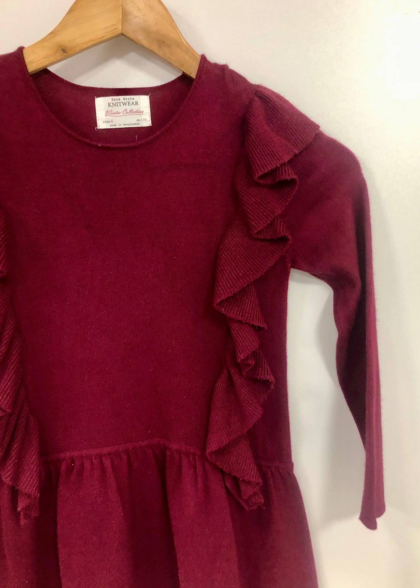 Vestido de niña Zara 🇪🇸 color rojo oscuro Talla XS (6) Entalle Regular