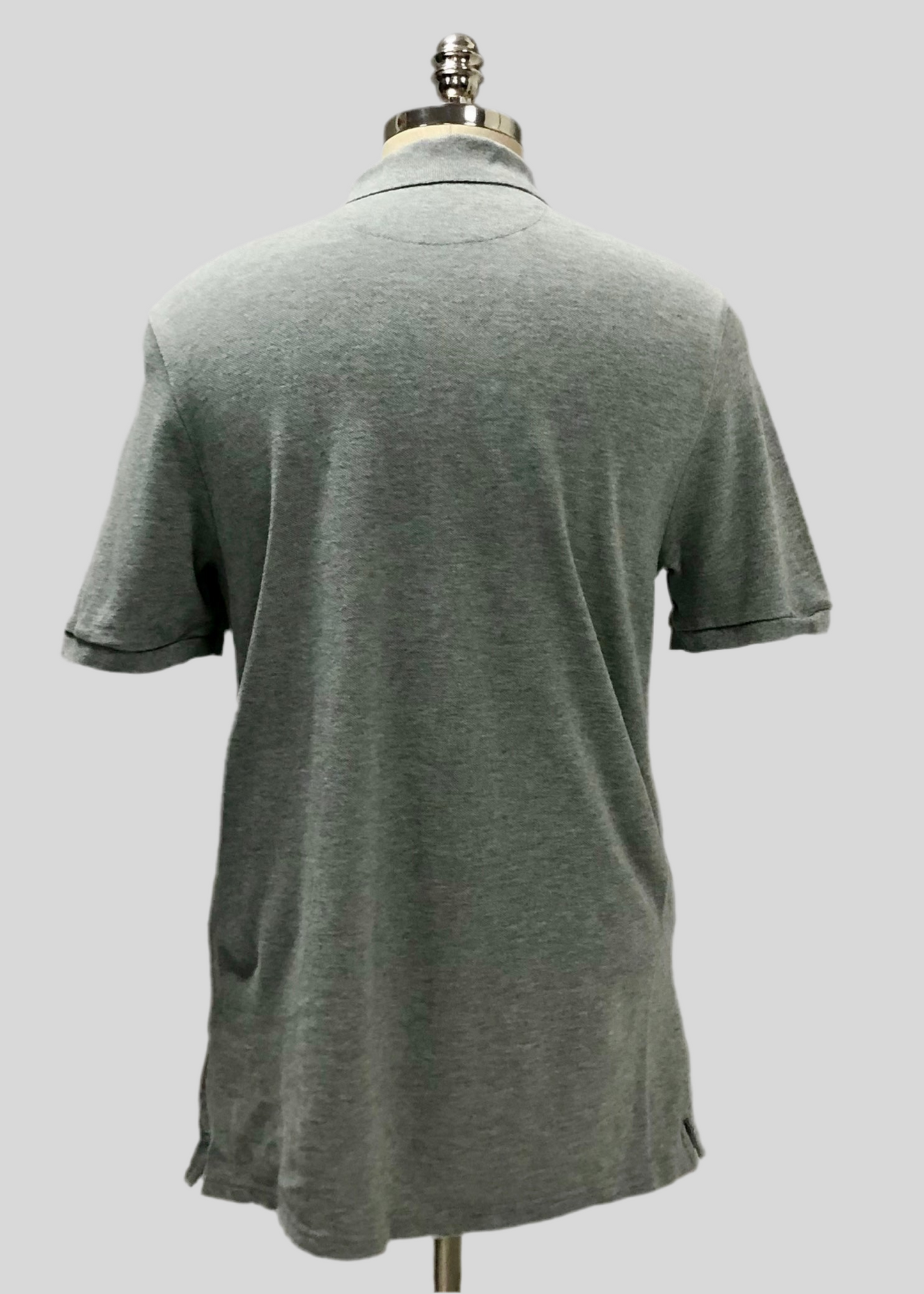 Camiseta Polo Vineyard Vines 🐳 Color gris claro Talla M Entalle Regular