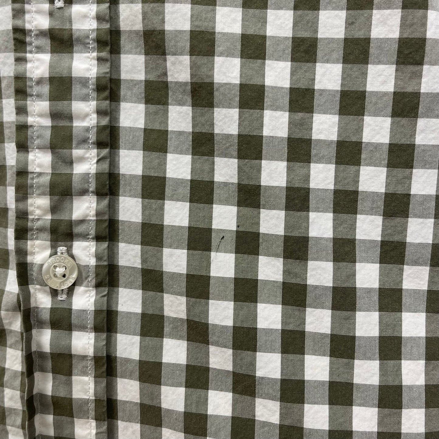 Camisa Brooks Brothers 🐑 con patron de cuadros gingham en verde oliva y blanco Talla L Entalle Regular (ver descripción)