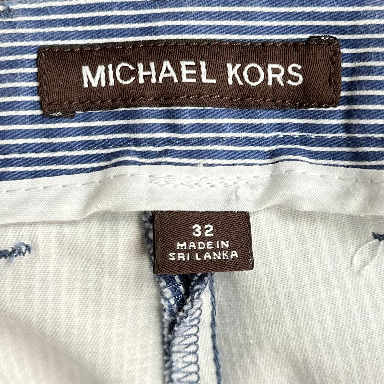 Short Casual Michael Kors 🇺🇸 con patrón de rayas en color azul y blanco talla 32