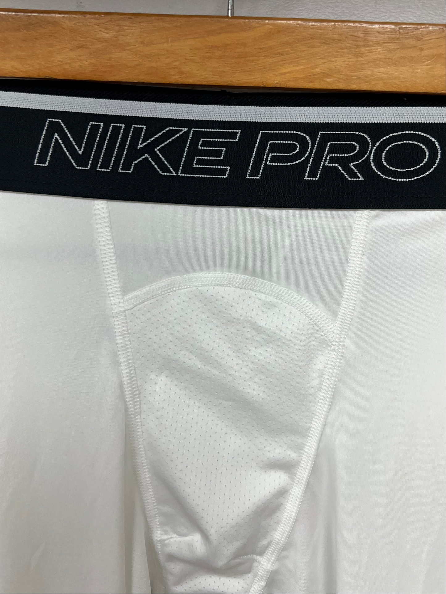 Mallas de entrenamiento Nike ✔️ Pro Dri-FIT para hombre en Color blanco y cintura en negro Talla L, XL y XXL