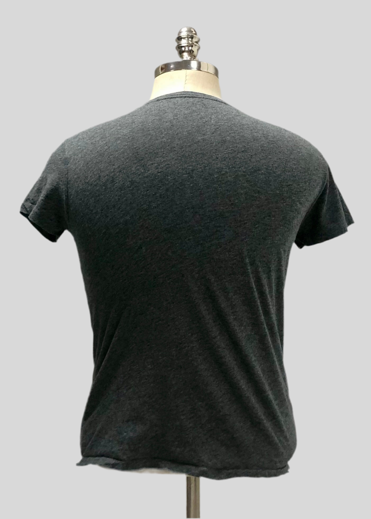 Camiseta de mujer cuello redondo Polo Ralph Lauren 🏇🏼 color gris oscuro con logo en color blanco Talla M Entalle Regular