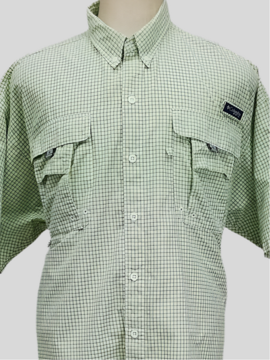 Camisa Columbia 🔹 Color blanco con patrón de cuadros en verde Manga corta Talla XXL