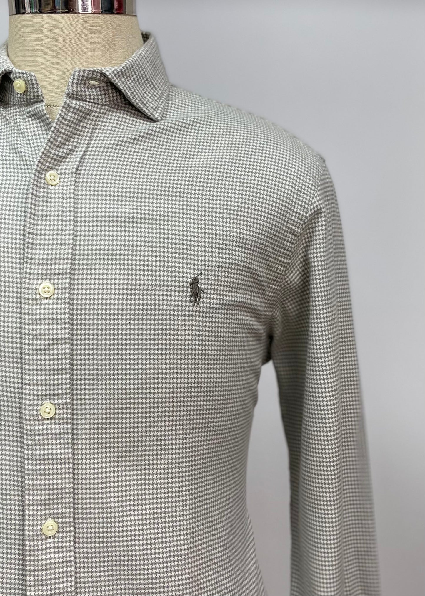 Camisa de botones Polo Ralph Lauren 🏇🏼 de cuadros finos en color gris claro y blanco Talla L Entalle Slim Fit